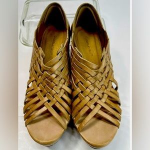 CHOCOLOT BLU Fisherman Weave Platform sandals sz 9 EUC